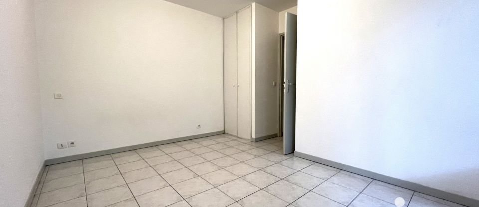 Appartement 3 pièces de 65 m² à Bordeaux (33800)