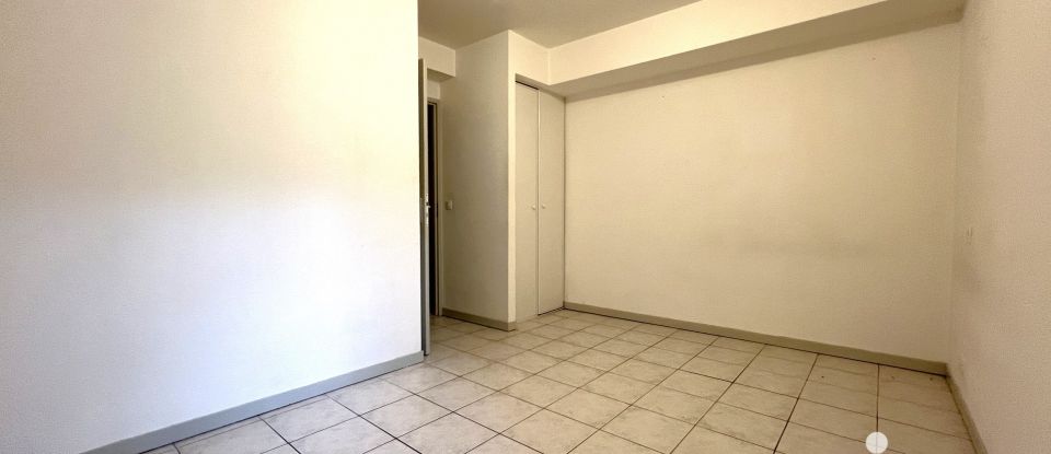 Appartement 3 pièces de 65 m² à Bordeaux (33800)