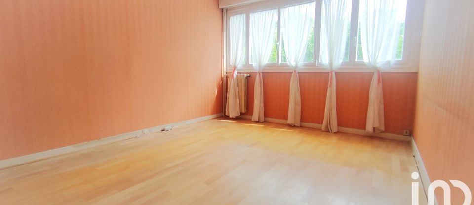 Apartment 6 rooms of 120 m² in Vaux-le-Pénil (77000)