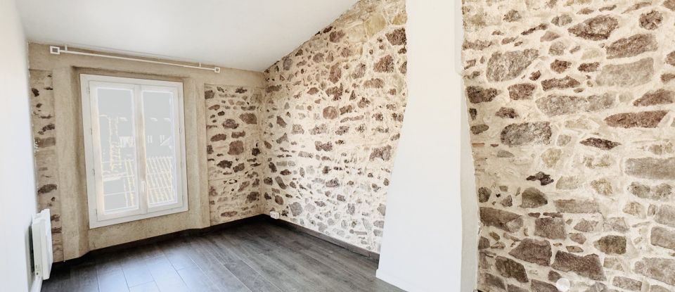 Appartement 4 pièces de 83 m² à Roquebrune-sur-Argens (83520)