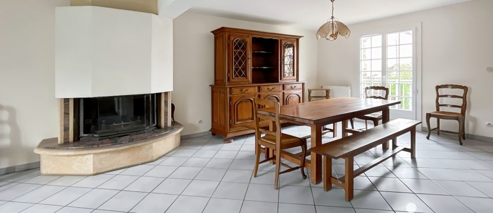 Traditional house 7 rooms of 150 m² in Montfermeil (93370)