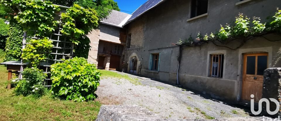 Farm 5 rooms of 80 m² in Saint-Laurent-en-Beaumont (38350)