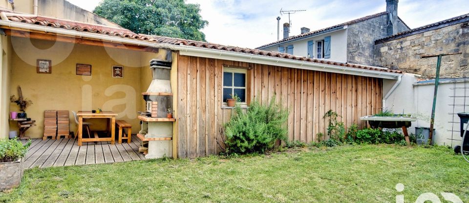 Maison 4 pièces de 88 m² à Saint-Julien-Beychevelle (33250)