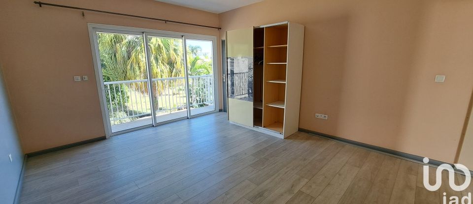 Maison 10 pièces de 370 m² à Le Tampon (97430)