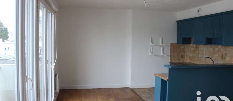 Apartment 2 rooms of 42 m² in Lorient (56100)