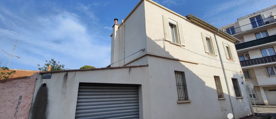 Building in Toulon (83200) of 313 m²