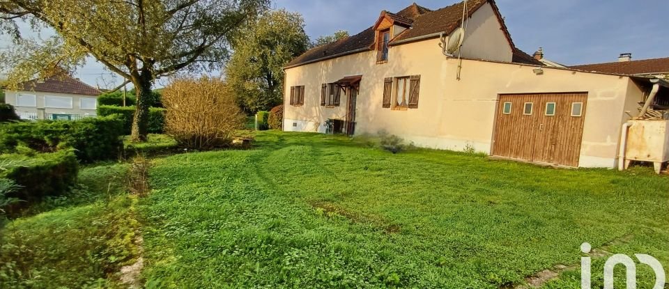 House 5 rooms of 158 m² in Saint-Doulchard (18230)