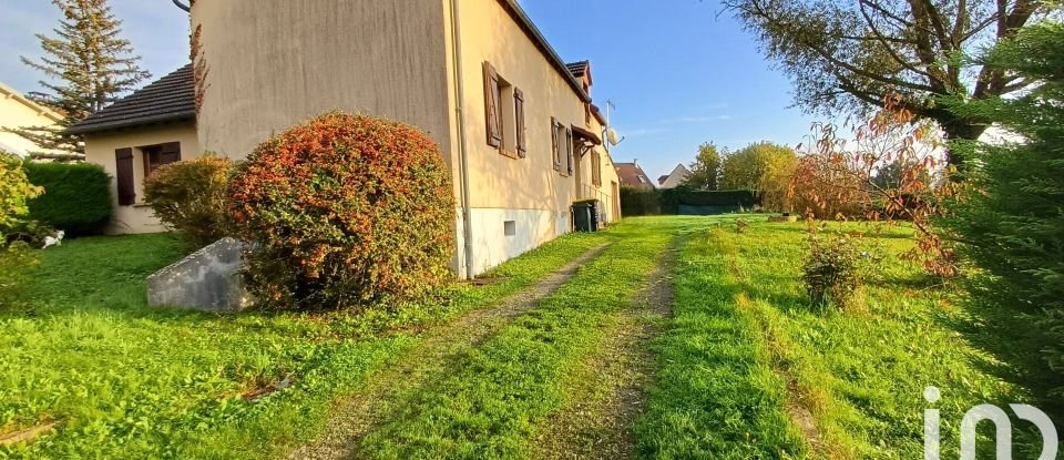 House 5 rooms of 158 m² in Saint-Doulchard (18230)