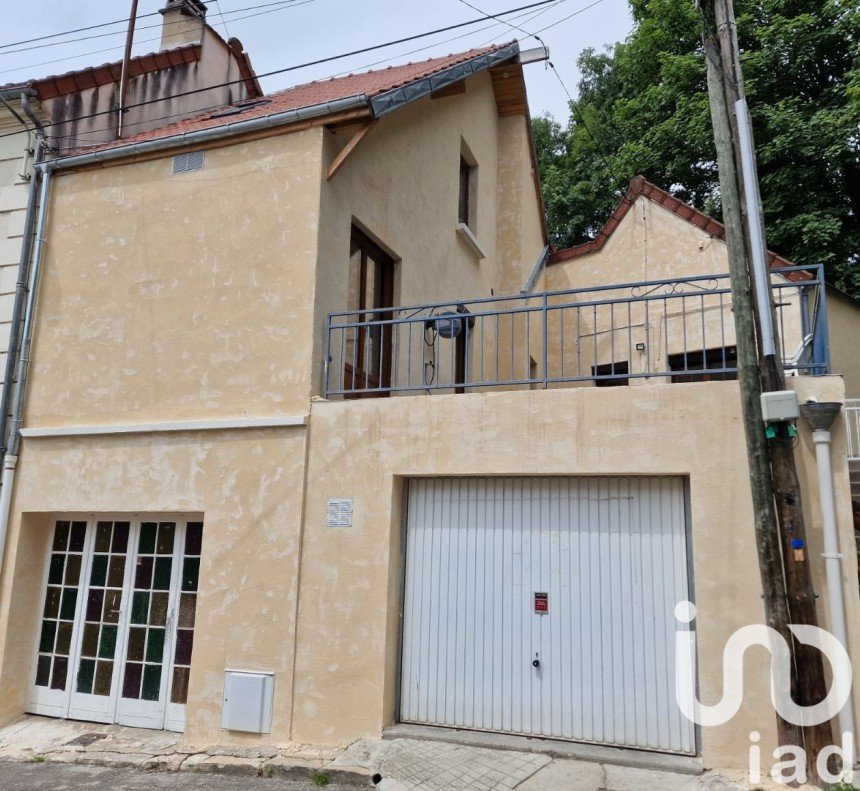 Town house 5 rooms of 110 m² in Vaux-sur-Seine (78740)