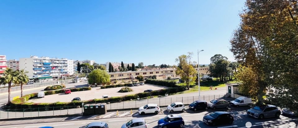 Appartement 4 pièces de 87 m² à Cagnes-sur-Mer (06800)