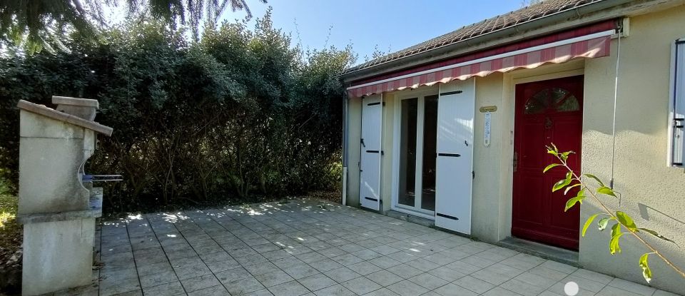 House 5 rooms of 98 m² in Saint-Maurice-les-Brousses (87800)