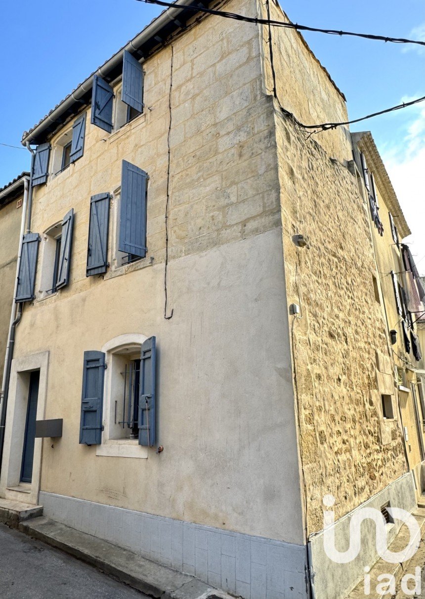 Town house 3 rooms of 70 m² in Saint-Gilles (30800)