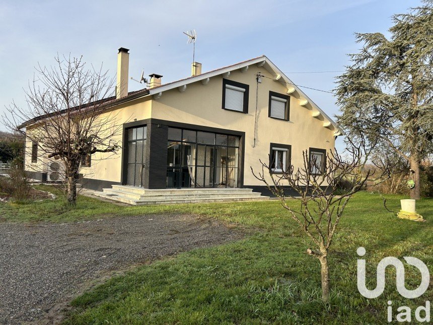 Maison traditionnelle 7 pièces de 215 m² à Montberon (31140)