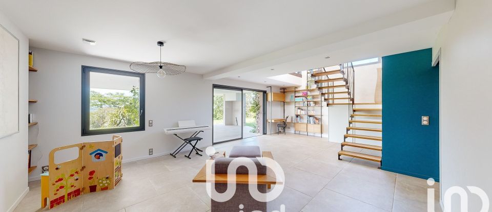 Maison d’architecte 6 pièces de 195 m² à Castelnau-d'Estrétefonds (31620)