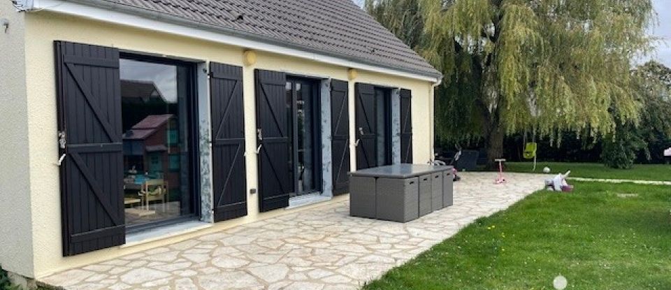 Maison traditionnelle 4 pièces de 125 m² à Chenou (77570)