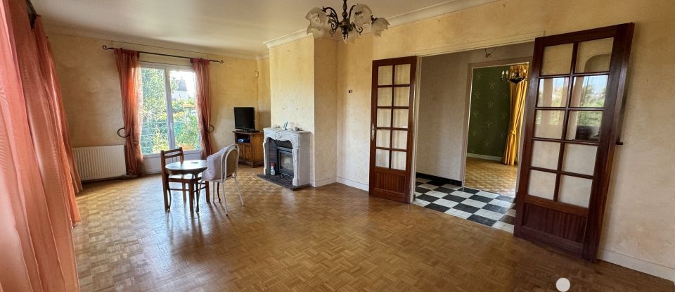 Traditional house 7 rooms of 170 m² in Saint-Germain-lès-Corbeil (91250)