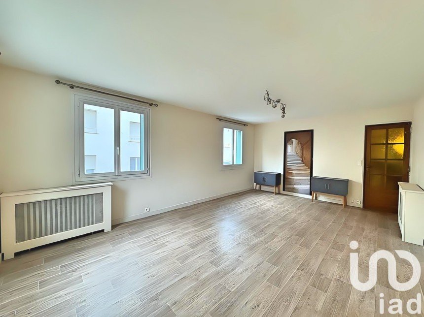 Appartement 3 pièces de 71 m² à Étampes (91150)