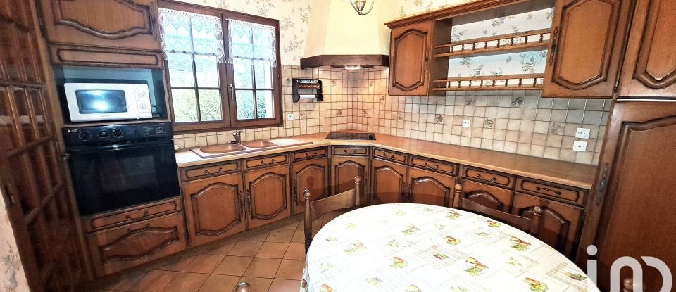 Traditional house 5 rooms of 125 m² in Brou (28160)