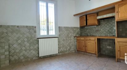 Village house 6 rooms of 102 m² in Camaret-sur-Aigues (84850)