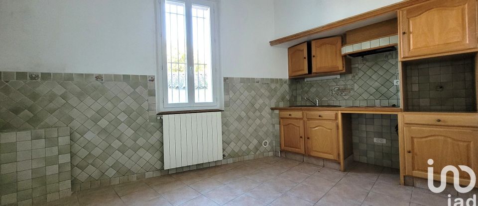 Village house 6 rooms of 102 m² in Camaret-sur-Aigues (84850)