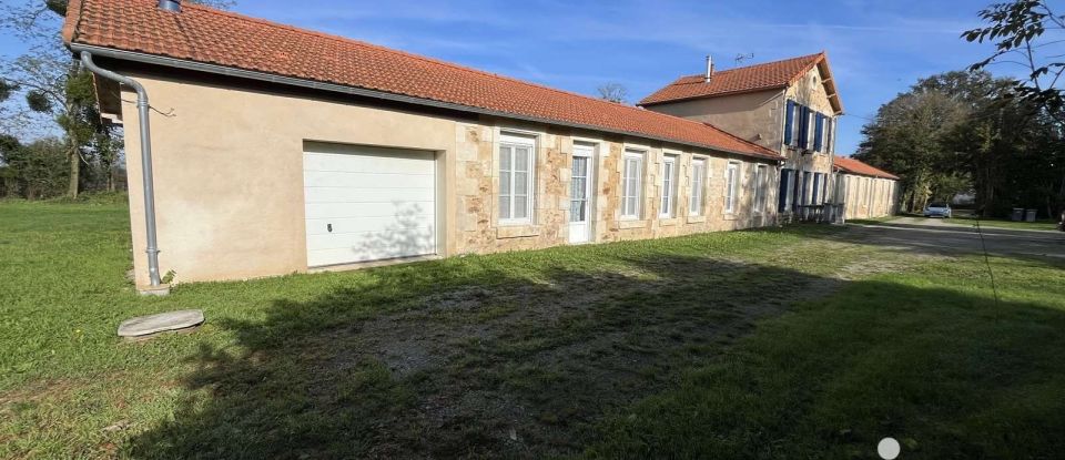 Longere 9 rooms of 325 m² in Reffannes (79420)