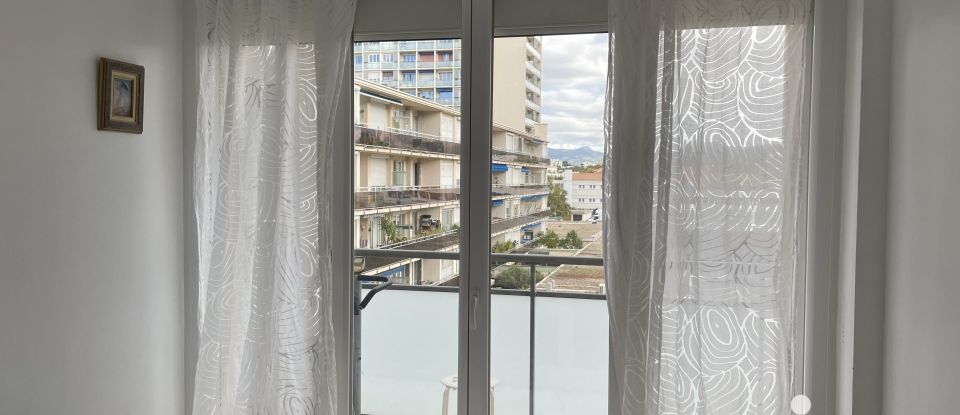 Appartement 3 pièces de 56 m² à Marseille (13009)