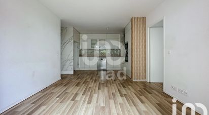 Apartment 4 rooms of 71 m² in Pontault-Combault (77340)