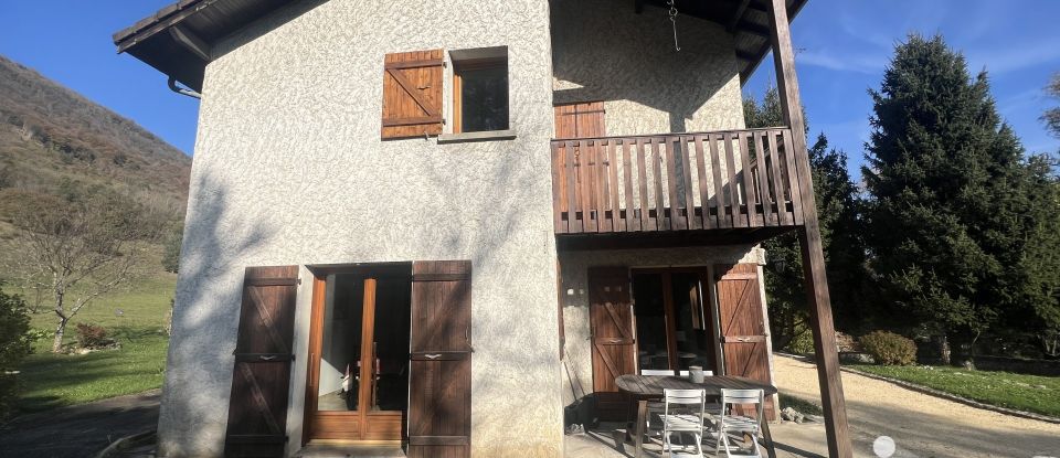 Maison 6 pièces de 135 m² à Barraux (38530)