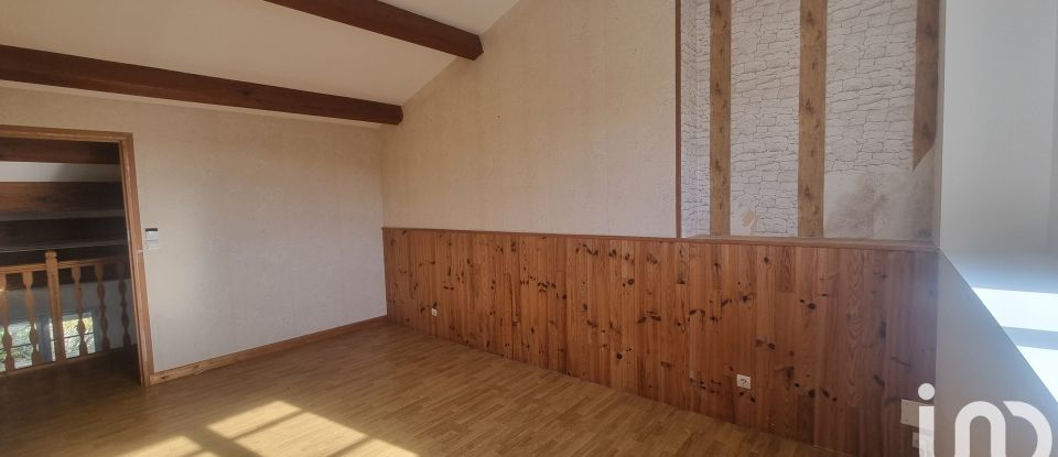 Maison 5 pièces de 220 m² à Cherbonnières (17470)