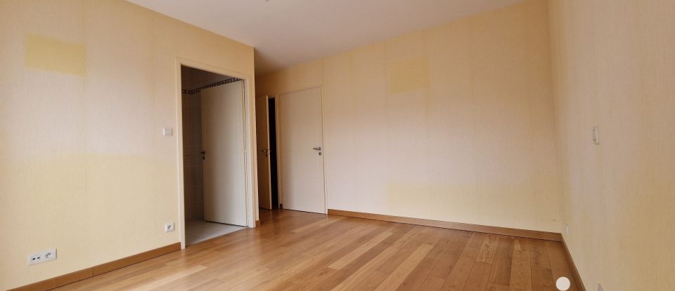 Maison 10 pièces de 242 m² à Verrières (86410)