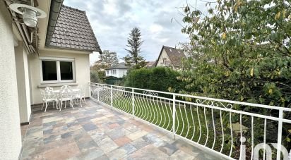 House 10 rooms of 214 m² in Noisy-le-Grand (93160)