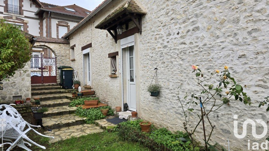 Village house 3 rooms of 89 m² in Bueil (27730)