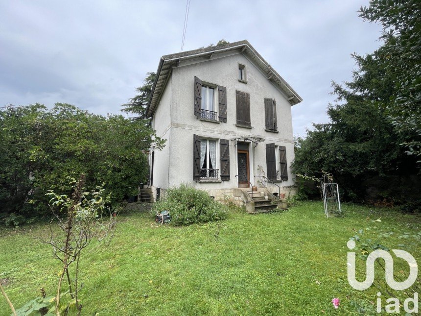 House 5 rooms of 95 m² in Saint-Maur-des-Fossés (94100)