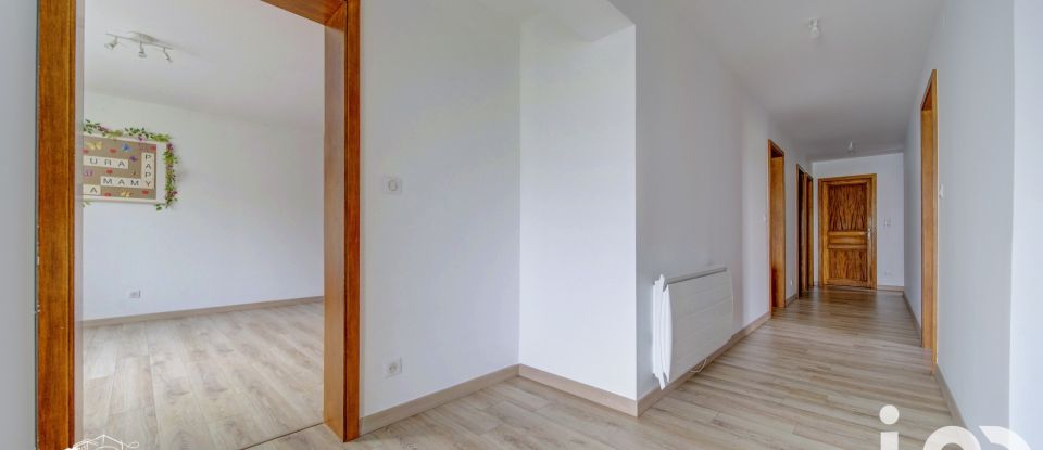 Appartement 5 pièces de 128 m² à Denting (57220)