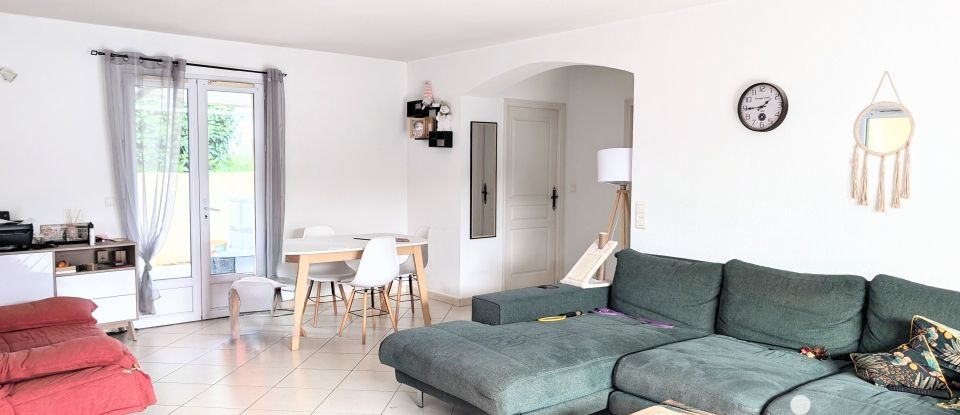 House 4 rooms of 90 m² in Saint-Raphaël (83700)