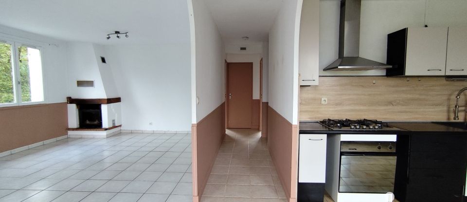 House 4 rooms of 89 m² in Blaslay (86170)