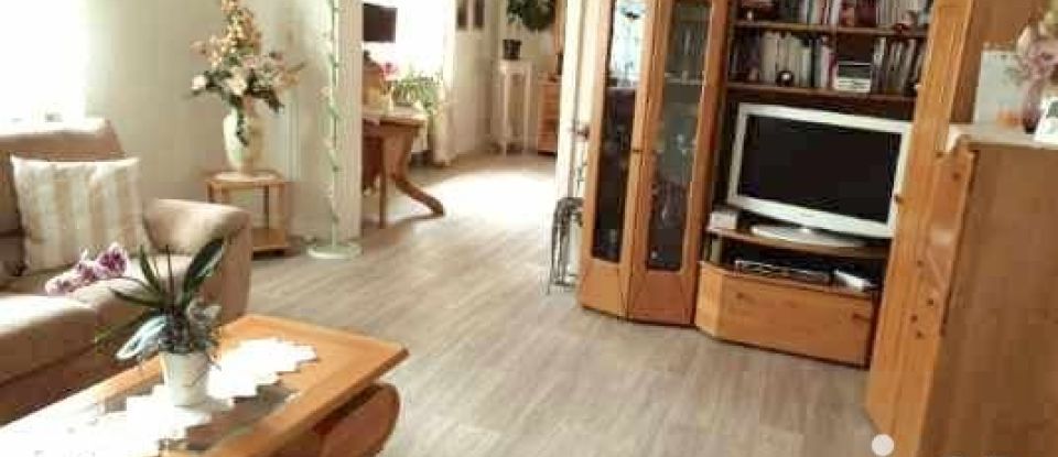 Village house 5 rooms of 136 m² in Œting (57600)