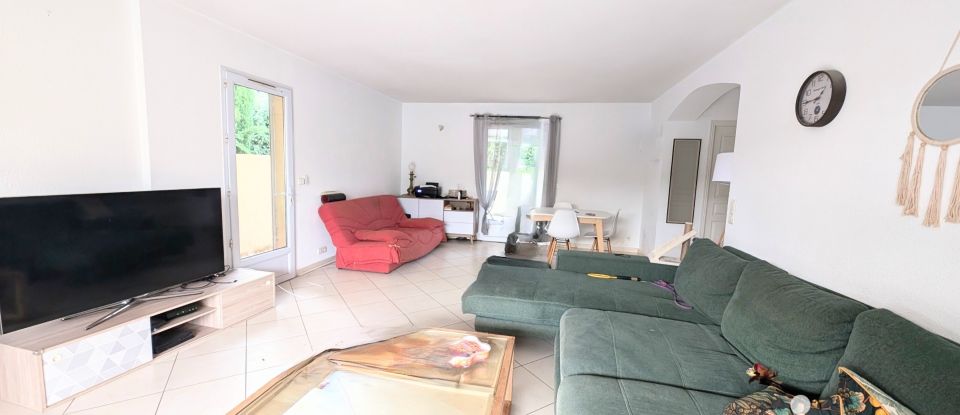 House 4 rooms of 90 m² in Saint-Raphaël (83700)