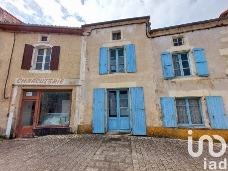 Village house 4 rooms of 160 m² in Tusson (16140)