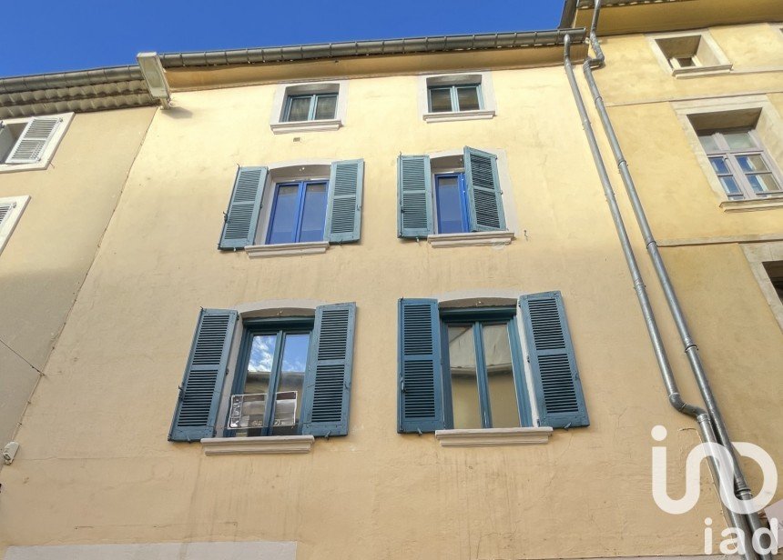 Building in Nîmes (30000) of 181 m²