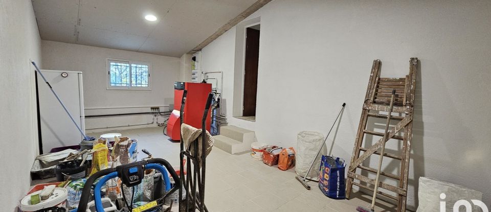 Appartement 4 pièces de 100 m² à Mimet (13105)