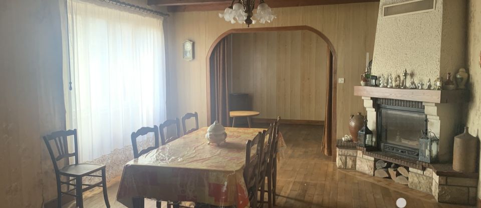 Village house 5 rooms of 121 m² in Haute-Amance (52600)