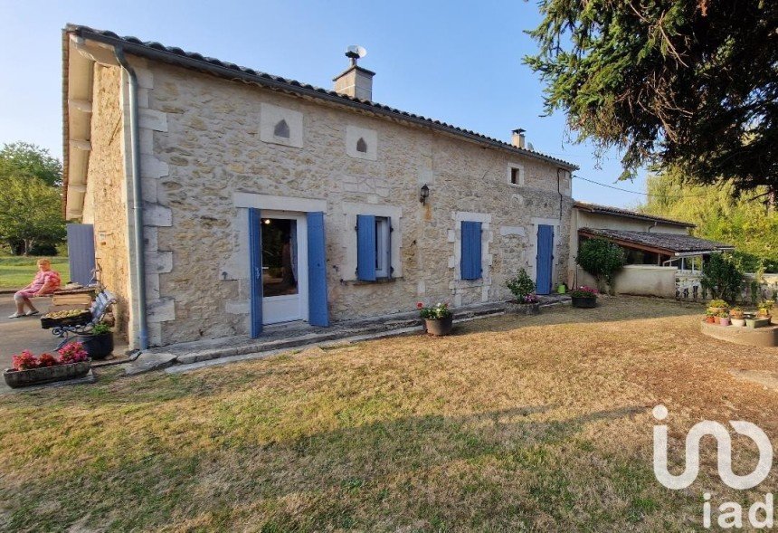 Traditional house 5 rooms of 90 m² in Villefranche-de-Lonchat (24610)