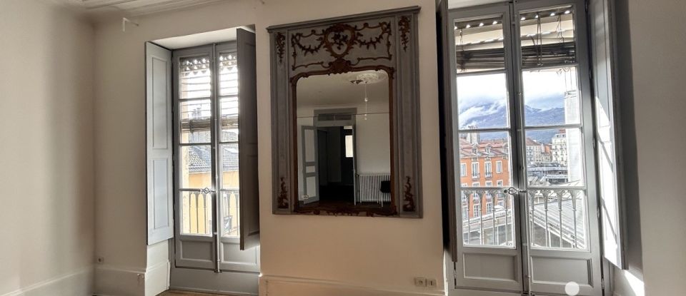 Appartement 6 pièces de 240 m² à Grenoble (38000)