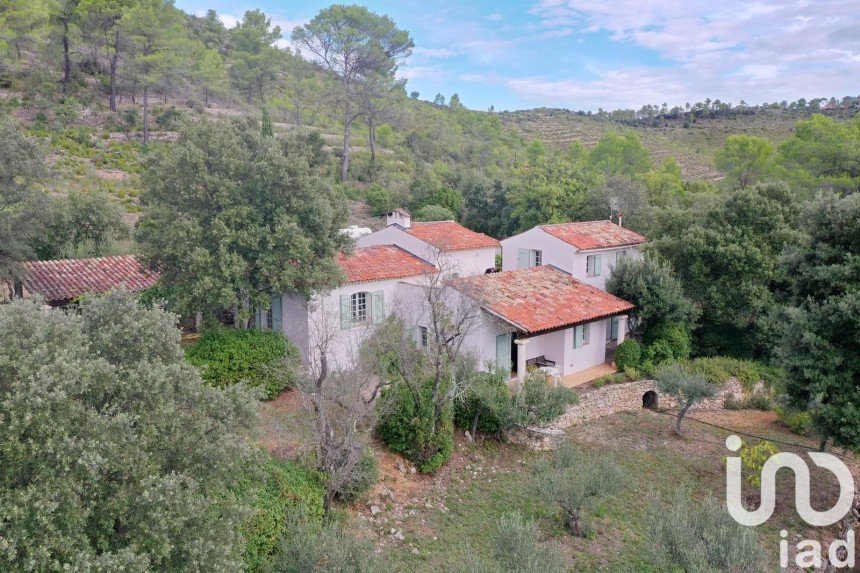 Maison traditionnelle 6 pièces de 160 m² à Correns (83570)