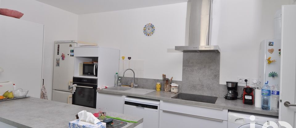 Appartement 3 pièces de 78 m² à Alès (30100)