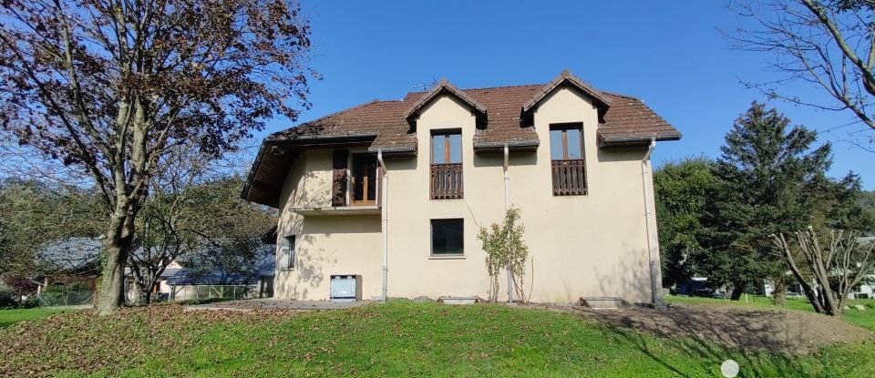 Maison 8 pièces de 180 m² à Sainte-Hélène-du-Lac (73800)