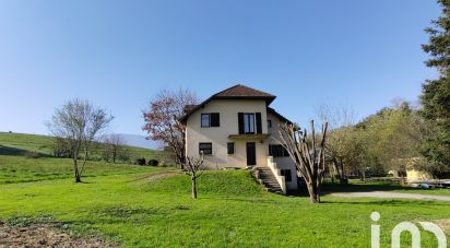 House 8 rooms of 180 m² in Sainte-Hélène-du-Lac (73800)