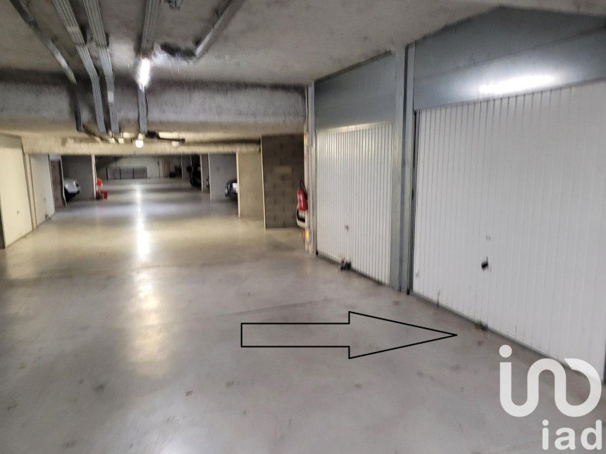 Parking/garage/box de 14 m² à Marseille (13009)