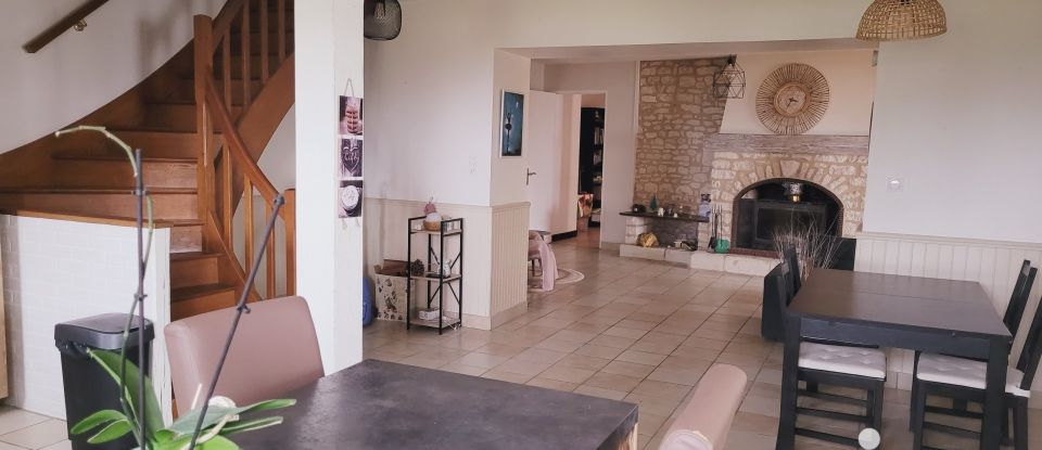 Maison de campagne 7 pièces de 210 m² à Sérigny (86230)